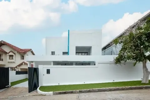 Casa de 5 dormitorios en Jomtien Beach, Pattaya, Tailandia № 210527 - foto 3