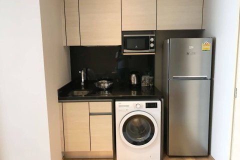 Studio dans le Condo à Khlong Toei, Bangkok, Thaïlande  № 167757 - photo 2