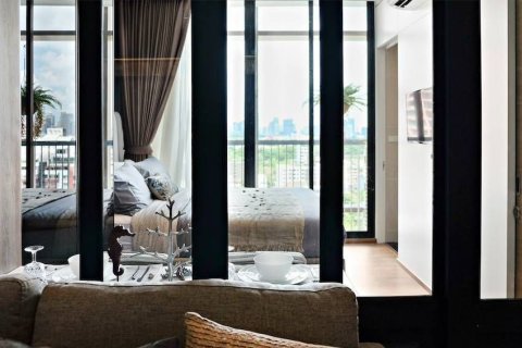 Studio dans le Condo à Khlong Toei, Bangkok, Thaïlande  № 167757 - photo 7