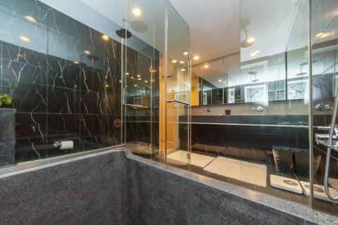 Penthouse in Bangkok, Thailand 3 bedrooms № 180993 - photo 12