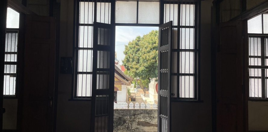 Шопхаус в Чиангмае, Таиланд  № 135678