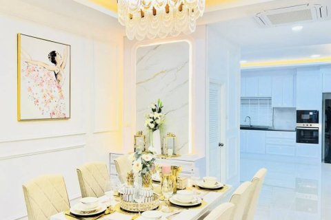 Villa à Pattaya, Thaïlande 3 chambres № 172892 - photo 8