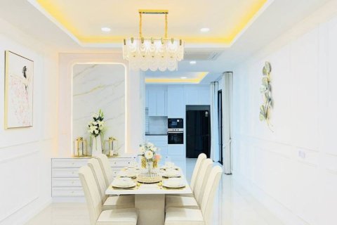 Villa à Pattaya, Thaïlande 3 chambres № 172892 - photo 9