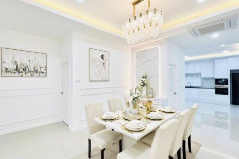 Villa à Pattaya, Thaïlande 3 chambres № 172892 - photo 7