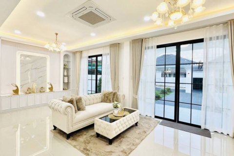 Villa à Pattaya, Thaïlande 3 chambres № 172892 - photo 2