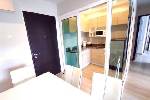 Кондоминиум с 2 спальнями в Кханнаяу, Бангкок, Таиланд № 173187 - фото 8