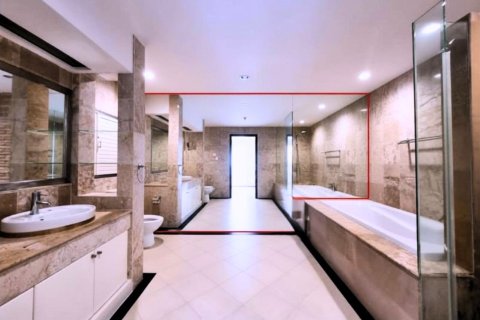 Condo in Phuket, Thailand, 2 bedrooms  № 173186 - photo 9