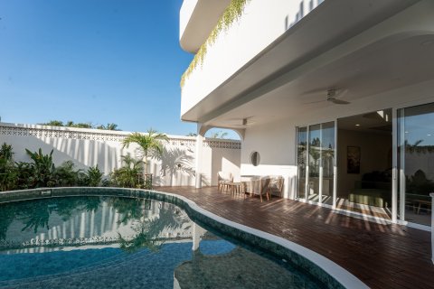 Вилла в Пхукете, Таиланд с 5 спальнями  № 173183