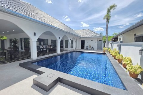 Дом в Паттайе, Таиланд с 3 спальнями  № 146474 - фото 1