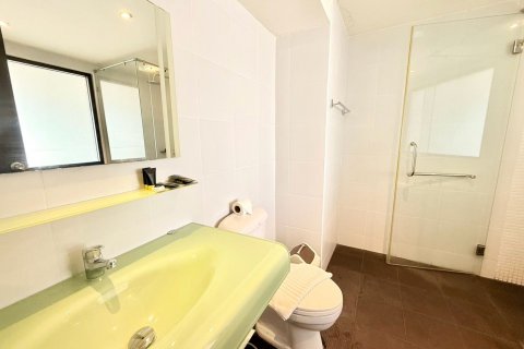 Condo à Kathu, Thaïlande, 2 chambres  № 137437 - photo 9