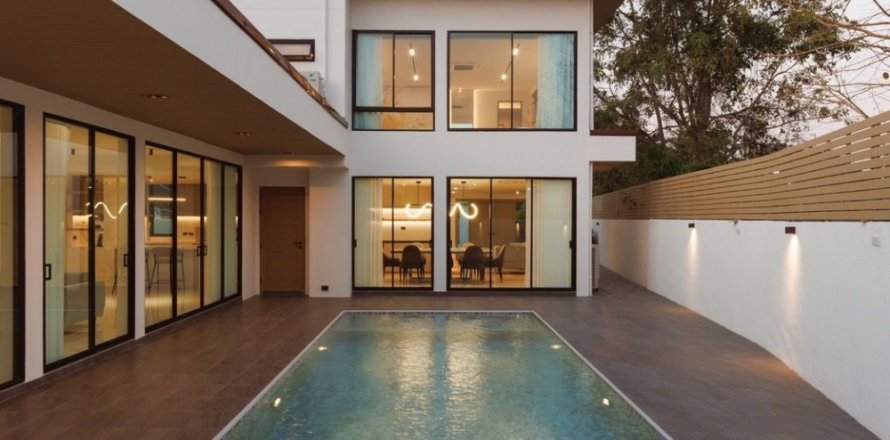 Villa à Chiang Mai, Thaïlande 4 chambres № 137436