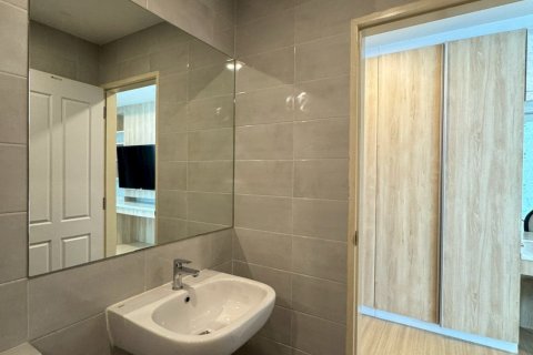 Кондоминиум с 3 спальнями в Самутпракане, Таиланд № 151260 - фото 13