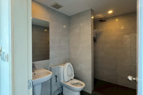 Кондоминиум с 3 спальнями в Самутпракане, Таиланд № 151260 - фото 14