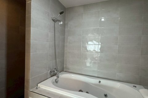 Кондоминиум с 3 спальнями в Самутпракане, Таиланд № 151260 - фото 4