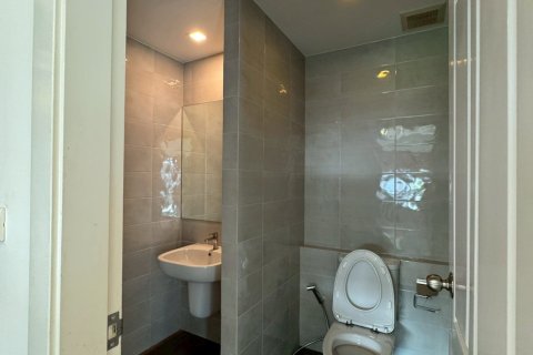 Кондоминиум с 3 спальнями в Самутпракане, Таиланд № 151260 - фото 3