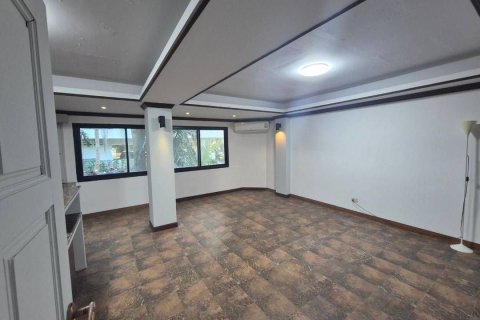 Таунхаус в Паттайе, Таиланд с 8 спальнями  № 151257 - фото 3