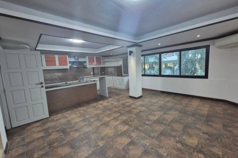 Таунхаус в Паттайе, Таиланд с 8 спальнями  № 151257 - фото 5