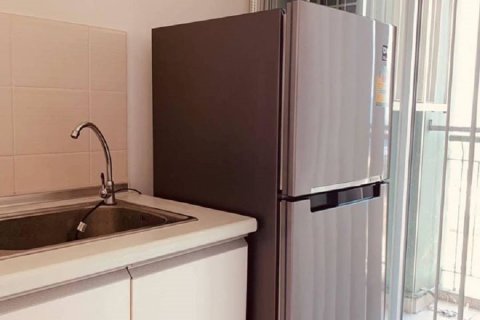 Condo in Huai Khwang, Bangkok, Thailand, 1 bedroom № 200694 - photo 3