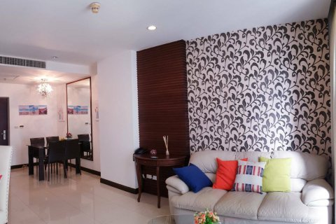 Condo in Bangkok, Thailand, 1 bedroom  № 143426 - photo 2