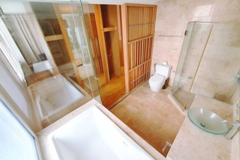 Кондоминиум с 2 спальнями в Бангкоке, Таиланд № 143424 - фото 10