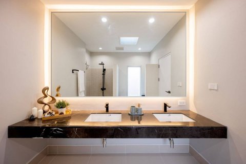 House in Bangkok, Thailand 5 bedrooms № 180525 - photo 19