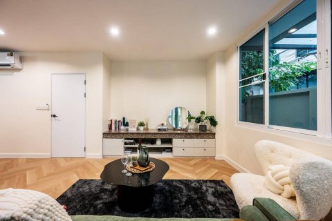 House in Bangkok, Thailand 5 bedrooms № 180525 - photo 5