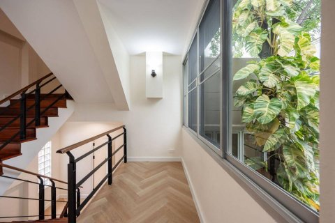 House in Bangkok, Thailand 5 bedrooms № 180525 - photo 14