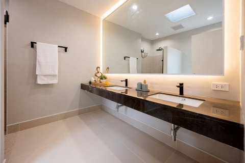 House in Bangkok, Thailand 5 bedrooms № 180525 - photo 20