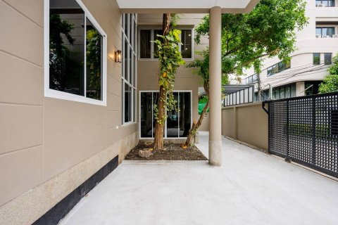 House in Bangkok, Thailand 5 bedrooms № 180525 - photo 24