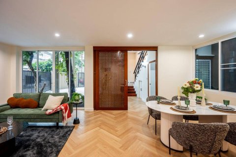 House in Bangkok, Thailand 5 bedrooms № 180525 - photo 7