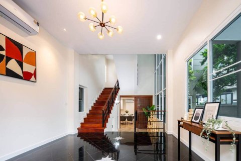 House in Bangkok, Thailand 5 bedrooms № 180525 - photo 13