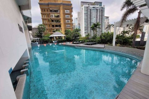 Condo in Bangkok, Thailand, 3 bedrooms  № 180523 - photo 15