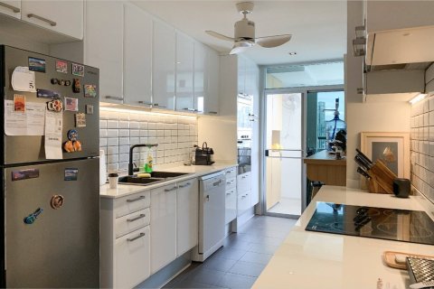 Condo in Bangkok, Thailand, 3 bedrooms  № 180523 - photo 7