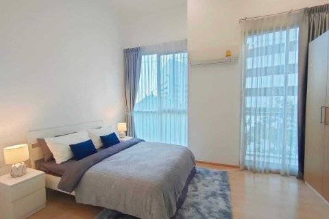 Кондоминиум с 2 спальнями в Хуай Кванге, Бангкок, Таиланд № 172161 - фото 5