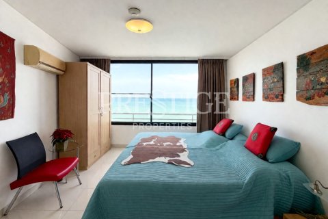 Condo in Pattaya, Thailand, 3 bedrooms № 202380 - photo 16