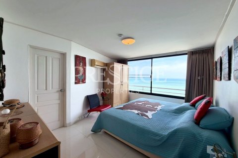 Condo in Pattaya, Thailand, 3 bedrooms № 202380 - photo 17