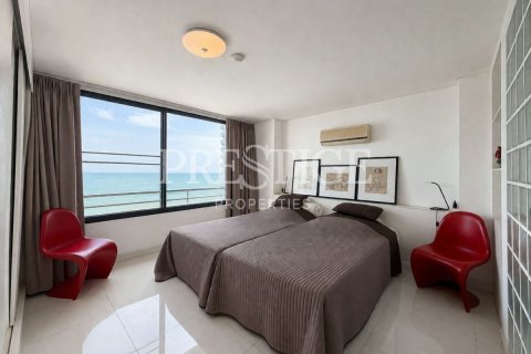 Condo in Pattaya, Thailand, 3 bedrooms № 202380 - photo 10