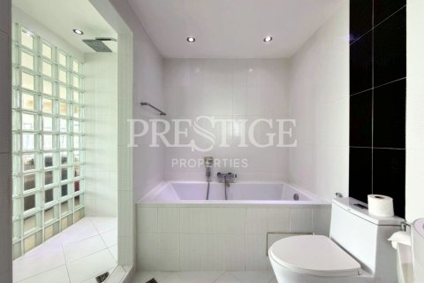 Condo in Pattaya, Thailand, 3 bedrooms № 202380 - photo 14