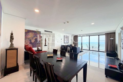 Condo in Pattaya, Thailand, 3 bedrooms № 202380 - photo 7