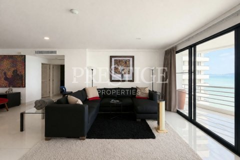 Condo in Pattaya, Thailand, 3 bedrooms № 202380 - photo 4