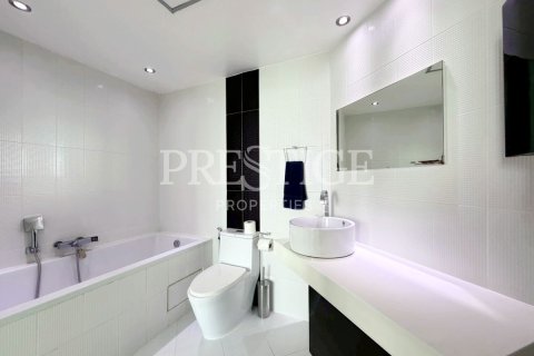 Condo in Pattaya, Thailand, 3 bedrooms № 202380 - photo 13