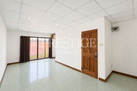 Propriété commerciale à Pattaya, Thaïlande 144 m2 № 202384 - photo 10
