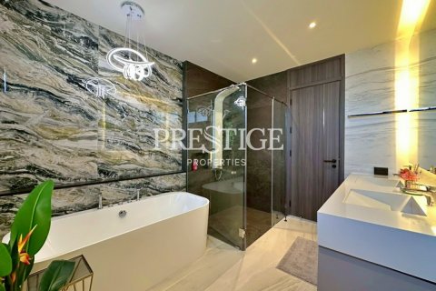 House in Pattaya, Thailand 3 bedrooms № 197557 - photo 21