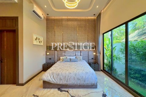 House in Pattaya, Thailand 3 bedrooms № 197557 - photo 15