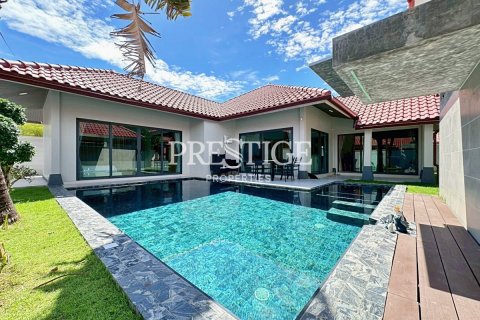 House in Pattaya, Thailand 3 bedrooms № 197561
