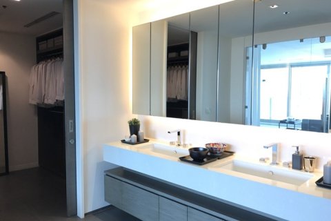 Condo in Bangkok, Thailand, 4 bedrooms  № 180949 - photo 14