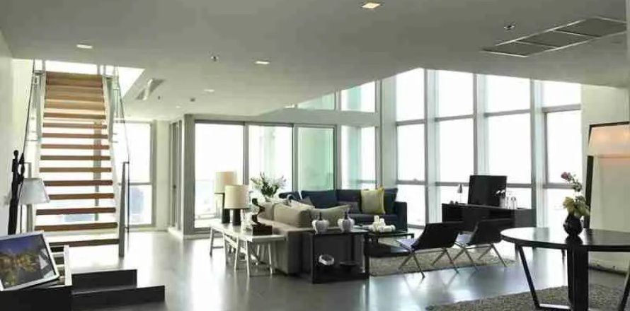 Condo in Bangkok, Thailand, 4 bedrooms  № 180949