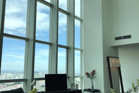 Condo in Bangkok, Thailand, 4 bedrooms  № 180949 - photo 5