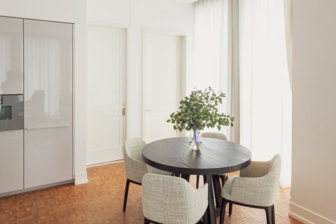 Condo in Bangkok, Thailand, 3 bedrooms  № 180950 - photo 8