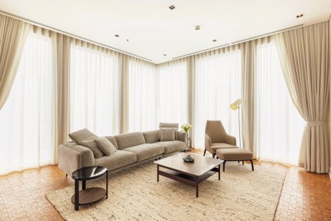Condo in Bangkok, Thailand, 3 bedrooms  № 180950 - photo 2